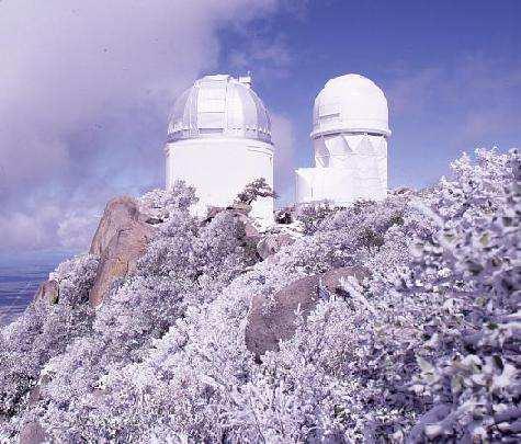 Peak, Arizona 0,91 m a 1,80 m teleskopy + CCD v