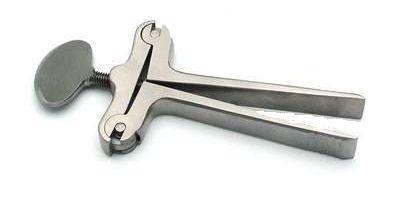 39-144 : 100 cc Cod 39-146 : 150 cc Dimensiuni: 13,0 cm Pelvimetru Martin Cod 61-500 Valve ginecologice Cod