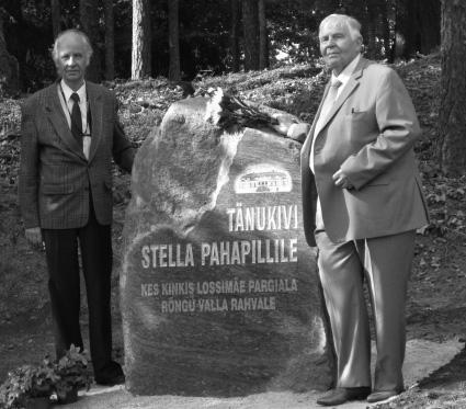 Rõõmustasime oma klassi, esimese tunni, õpilaspileti, õppevahendite ja uute koolikaaslaste üle. Arvasime, et nii jääbki tuleb järjest meeldivaid sündmusi. Tuligi külalised, kingitused.