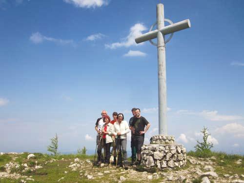 38 Za vsakogar nekaj Športno društvo Elektro Gorenjska Sekcija za pohodništvo Sekcija za
