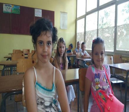 Деца су имала прилику да упознају школу, другаре, будуће учитељице и погледају представу Прва љубав коју су припремили ученици из Продуженог боравка.