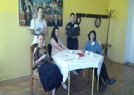 Поводом завршетка школске године, 11. јуна, одржана је приредба " Позорница српске и руске књижевности".