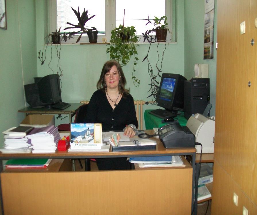 Ваннаставни кадар Зорица Недељковић директор Горан Синобад помоћник директора Споменка Глигорић педагог Слободанка Алексић психолог Лидија Росић секретар Мирјана Живановић библиотекар Милијана