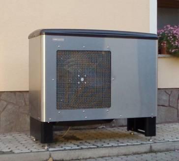 Če ţelimo uporabljati podzemno vodo, moramo zgraditi dva vodnjaka enega za zbiranje (sesanje) in drugega za ponor.