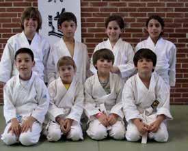 σύλλογο στη ΓΣΑ Dieses Schuljahr war das Jahr der Prüfungen für unsere Aikido-Schule: Für die Grundschule führte Martina Loos (2.