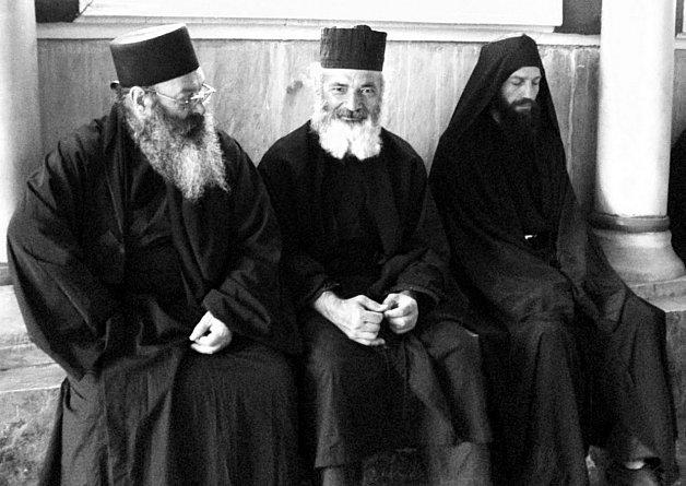 www.pemptousia.ro Numărul 2 / Despre monahism / Aprilie 2013 de aceea a şi fost trăită o situaţie dramatică şi de monahismului răsăritean ortodox.