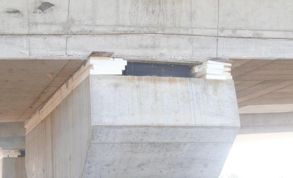 διακρίνονται τα εφέδρανα πριν την αφαίρεση των υποστηριγμάτων