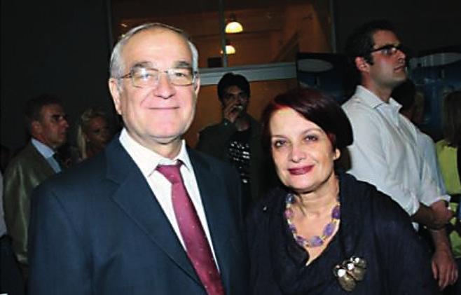 13. Η ΑPIVITA Η APIVITA, μια ελληνική, αειφόρος, πράσινη εταιρεία με ηγετικό ρόλο στον χώρο της κοσμητολογίας, εμπνευσμένη από τη θαυμαστή κοινωνία της μέλισσας, την πλούσια σε βιοποικιλότητα