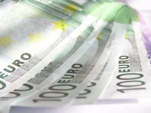 este prezentat contribuabilului; în termen de 3 zile, contribuabilul poate exprima în scris punctul sau de vedere cu privire la constatările inspecţiei; raportul de inspecţie fiscală cuprinde