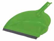 The dustpan is placed in the handle of the brush to facilitate its storage.