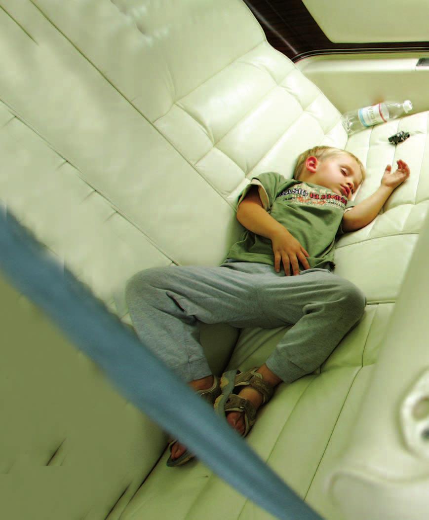 KRONIKA Senovini automobili ralis... Senovini automobili ralis......ir jauniausio jo dalyvio, saldžiausius sapnus sapnuojančio beveik 30 m. senumo automobilio salone, atokvėpis. Šis 1978 m.