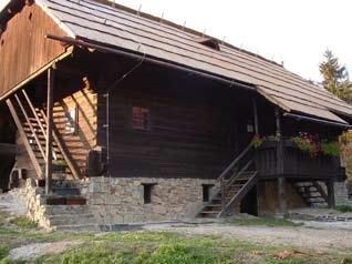 Krajevna skupnost Kotlje je k sodelovanju povabila številna kulturna in športna društva, ki so se z veseljem odzvala.