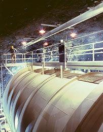Neutrino experiments and nonstandard interactions p.