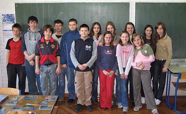 Iznenada se zaëuo snaæan i jezovit zvuk groma koji je udario u gromobran moje zgrade.