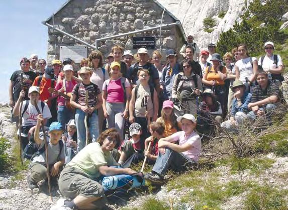 eko stranice Planinarski vodië Gojzeka, naπe planinarske grupe, Alan»aplar, meappleu planinarima je poznat kao glavni urednik Ëasopisa Hrvatski planinar.