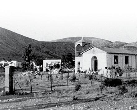 Το έθιμο Οι Πόντιοι της περιοχής των Σουρμένων Αττικής, οι συγγενείς και οι φίλοι τους, την Κυριακή του Θωμά, διατηρούν και αναβιώνουν, εδώ και 96 χρόνια, το Ταφικό Έθιμο που έφεραν μαζί τους από τον