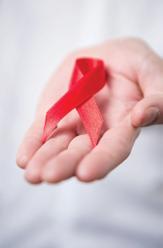 bedeker zdravia Príbeh pacienta s HIV 11 Myslíme si, že HIV sa nás netýka Pacienti s HIV môžu mať vďaka najmodernejšej liečbe - ak sa správne liečia, takmer nulovú infekčnú nálož.