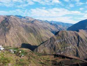 Ecuador ima viπe od 20 000 biljnih vrsta, a za usporedbu cijeli sjevernoameriëki kontinent ima 17 000!! Da ne bi netko rekao kako je Ecuador bezveze :)! put Nariz del diabla (vraæiji nos).