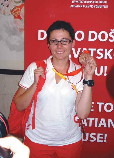Prije je to bilo puno viπe, primjerice uvijek iste Ëarape za natjecanja (Ëiste!) ili uvijek prvo oblaëenje desne cipele. Onda mi je to poëelo smetati, dekoncentrirati me pa sam lagano prestala.