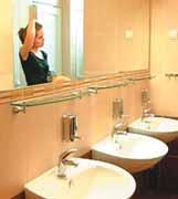 PROLJEĆE I LJETO 2009. U HOSTELIMA U HRVATSKOJ Drage naše, dragi naši! Sve nas toplije vrijeme istjera iz naših domova i daje onaj poznati stari osjećaj i želju za putovanjem.