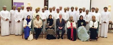 و النظام الرئيسي للمواد يحمل سلسلة كاملة من البيانات المتعلقة بتلك المعلومات كرقم القطعة ووحدة القياس والمواصفات الفنية والجهة الم صن عة ومحطة التخزين والموقع والمهلة وإعادة أمر الشراء ومستويات الحد