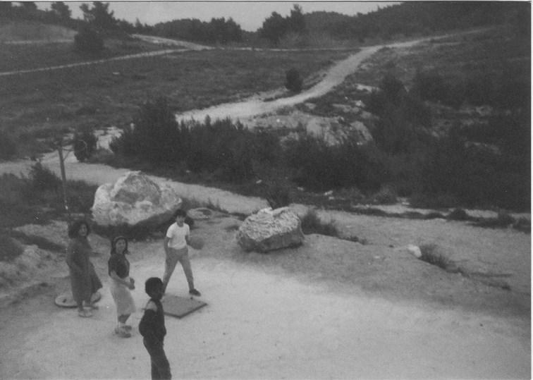 Αγωπυρκαγιά, ξεκινώντας από έναν μετασχηνιούσε για την πρόοδο τους και με ακούματιστή της ΔΕΗ στο χωριό Νταού στην ραστο ενδιαφέρον παρακολουθούσε την