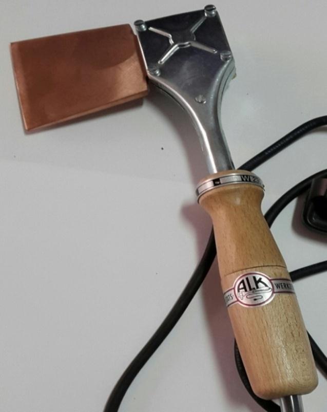 * Topor de Lipit Toporul de lipit sau securea pentru etansarea profilelor hidroizolante este foarte