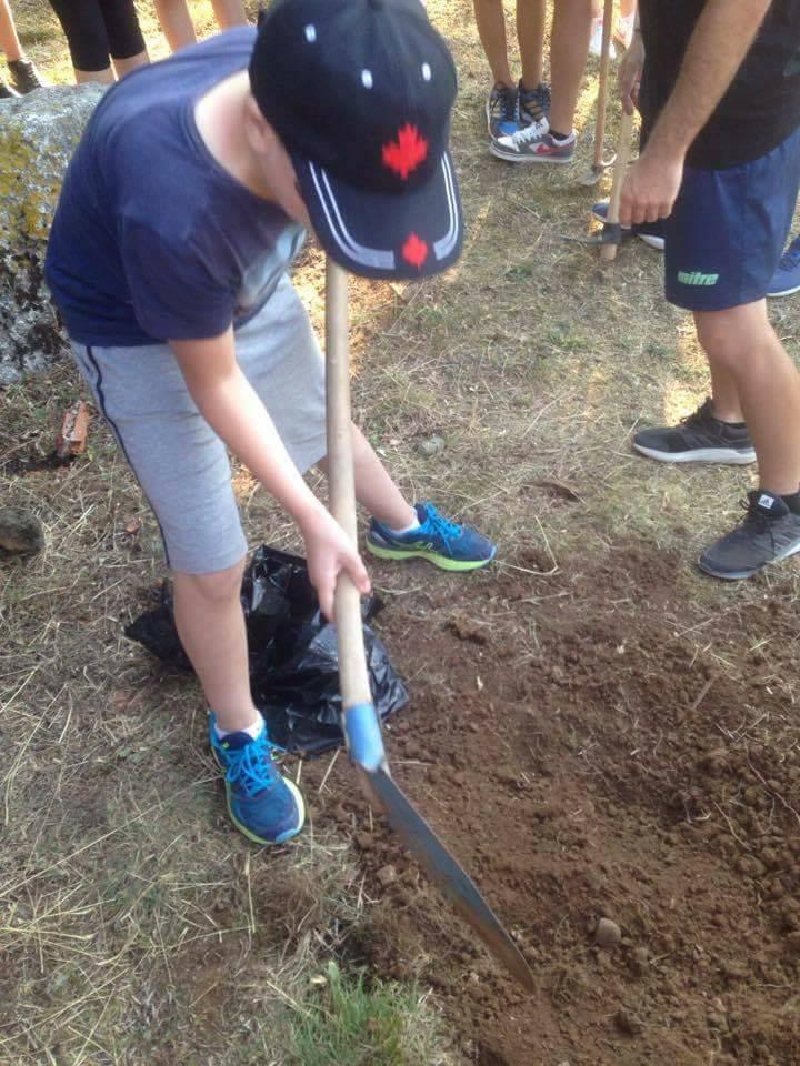 Δράσεις για την ανακύκλωση στην κατασκήνωση «Παλιομηλιά Ελικώνα» του Δήμου Λεβαδέων Λιβαδειά, 3 Αυγούστου 2017 Οι εθελοντές του Δήμου Λεβαδεων «λεβαδρώ» ανέβηκαν στην κατασκήνωση «Παλιομηλιά», για να