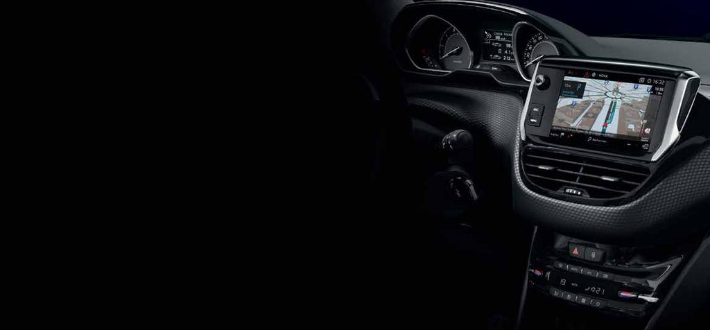 ΣΥΝΔΕΔΕΜΕΝΟ ΜΕ ΤΗΝ ΕΠΟΧΗ ΤΟΥ Το PEUGEOT 208 σας παρέχει εύκολη πρόσβαση σε εφαρμογές, εργαλεία και διαδικτυακές υπηρεσίες μέσω της οθόνης αφής 7 χωρητικής τεχνολογίας.