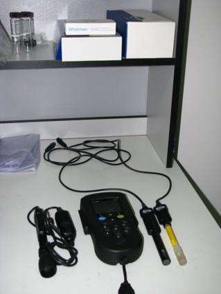 Analiza probelor de apă - Pentru analiza probelor de apă se utilizează următoarele dotări: spectrofotometru UV-VIZ/VIZ (Model: DR 5000); trusa portabilă pentru microbiologie; aparat pentru