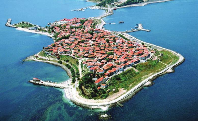 Σοφίας (παλιά Μητρόπολη) και τα παλιά λουτρά όπου ο αυτοκράτορας Κωνσταντίνος 15ος ο Παναγιότατος πήγαινε για θεραπεία. Συνεχίζουμε για την Αγχίαλο (Πομόρια) όπου θα επισκεφθούμε την Μονή του Αγ.