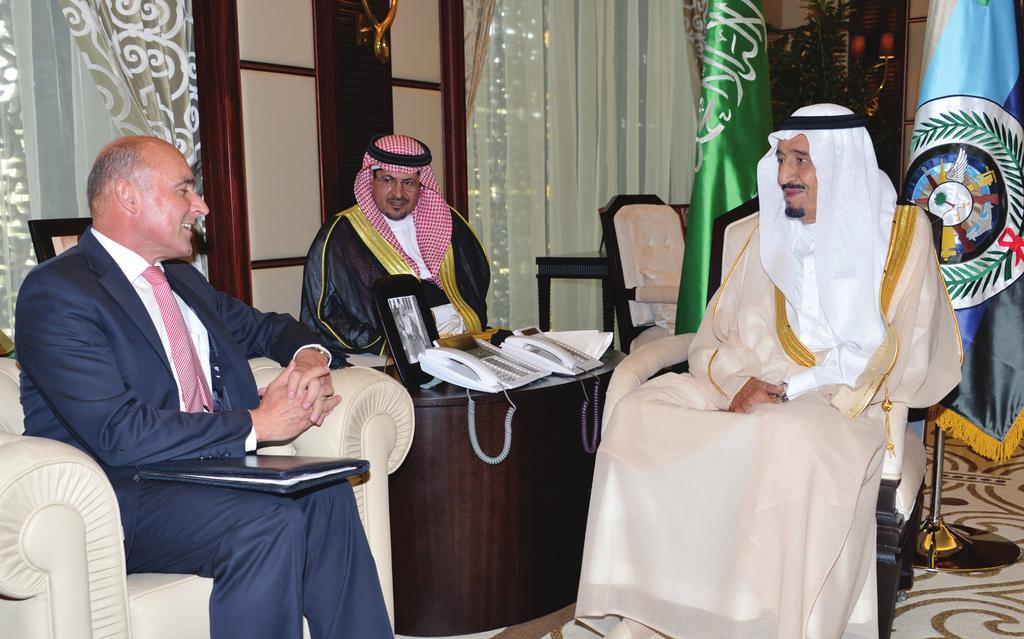 خادم احلرمني ال شريفني ي أمر برتقية وتعيني ( )376 ع ضوا بهيئة التحقيق واالدعاء العام 60 بسم اهلل الرحمن الرحيم جريدة أسـبوعية اجلريدة الرسمية للمملكة العربية السعودية تصدر من مكة املكرمة اجلمعة 27 ذو