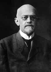 :1912 بدأ عامل الفيزياء علاقة غرامية مع ابنة عمه إلسا لوينثال.