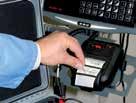 omrežja ali vgrajene baterije; Rezultati so lahko prebrani / pisani / poslani preko USB ali Bluetooth povezave, zunanjega tiskalnika, črtnih in QR kod