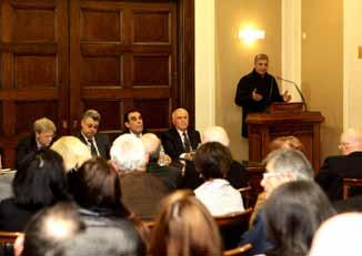 πιο συχνά την κοινή γνώμη και τον Έλληνα γιατρό, αναφέρθηκε ο πρόεδρος του ΙΣΑ Γ.