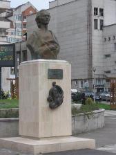 Monumente de for public Bustul lui Mihai Eminescu