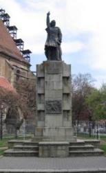 Cuza Bustul lui Avram Iancu Statuia lui George