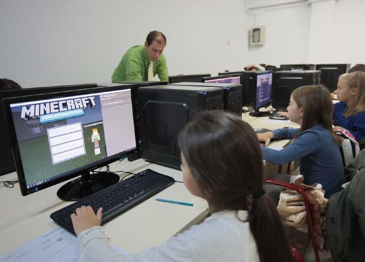 MAΘΗΤΙΚΑ ΜΗΝΥΜΑΤΑ Stream steps 35 Mandoulides Programming Day Στα εργαστήρια Πληροφορικής των Εκπαιδευτηρίων πραγματοποιήθηκε το πρόγραμμα Mandoulides Programming Day.