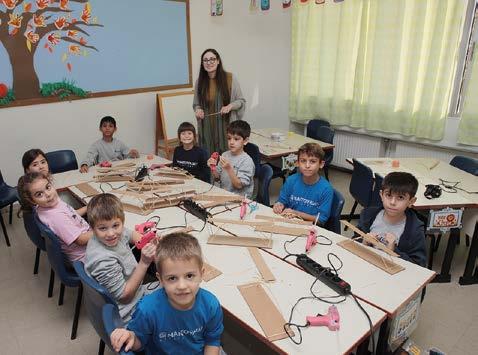 Μπάσκετ, Ποδόσφαιρο, Tae Kwon Do, Τένις AFTER SCHOOL BILINGUAL Το πρόγραμμα Αγγλικών, Γαλλικών, Γερμανικών After School Bilingual για δίγλωσσους μαθητές απευθύνεται σε
