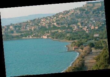 Lesson 3: Let s talk about Greece Crosscurricular Project. Work in groups. Look in books or atlases and find an area or a city / town in your favourite part of Greece.