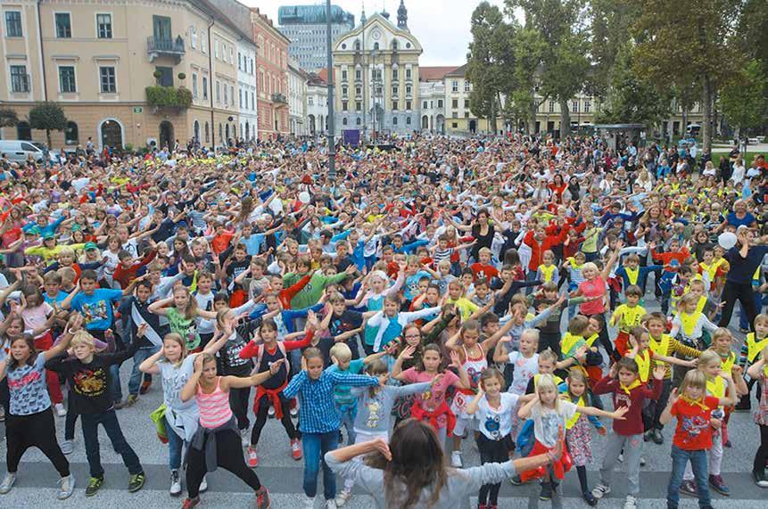 Promet 31 Evropski teden mobilnosti 2014 Srečna 13 in resnična pravljica o boljši kakovosti življenja Vita Kontić Foto: Nik Rovan Tudi letos je v okviru evropskega tedna mobilnosti Plesna šola Kazina