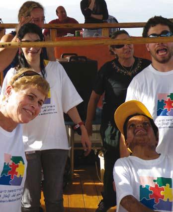 כיום, מקובל לחלק את הצלקות לשתי קבוצות עיקריות: צלקות היפרטרופיות וצלקות קלואידיות. בצלקת היפרטרופית הרקמה הצלקתית מתרוממת מעל העור ונשארת בגבולותיה, וכן מראה נסיגה בשגשוגה לאורך זמן.