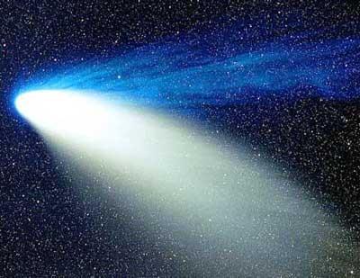 rýchlosťou v1 = 44,01 km.s 1. Rovina trajektórie kométy bola kolmá na rovinu ekliptiky a hlavná os trajektórie zvierala s rovinou ekliptiky uhol φ = 51,0. Obr.