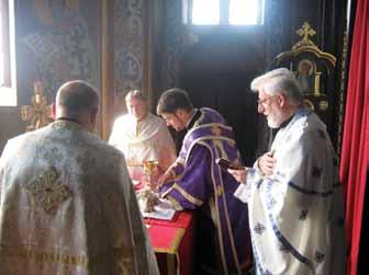 ПРАЗНИЦИ ВРБИЦА И ЦВЕТИ ПРОСЛАВЉЕНИ У ЛАПОВУ Верници и православно свештенство Лапова свечано су 11. априла прославили празник Врбицу.