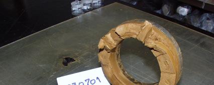 Pokus s kontroliranom deformacijom Kod ovog pokusa, deformacija (pomak) je kontrolirana
