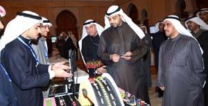 ووجه العبدالله كلمة إلى اخلريجني بني فيها ان ما رآه هو شيء مبهر داعيا إياهم إلى االستمرار في هذه االبداعات متمنيا ان تقوم املؤسسات العامة واخلاصة بزيارة هذا املعرض د.