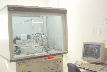 Difracción de RX Monocristal Características Técnicas SERVIZO DE DETERMINACIÓN ESTRUTURAL E PROTEÓMICA 26 Bruker SMART-CCD 1000 Detector de área CCD: Eficiencia: 1 fotón de raios X produce 42