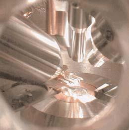 Espectroscopía Fotoelectrónica de RX (XPS) Introdución O estudo e análise das superficies pode usarse como un medio de diagnóstico que permita determinar por que unha superficie posúe ou non as
