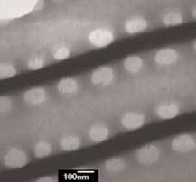 15-30kV) 2.2 nm (Acc. V 1kV) 3.5 nm (Acc. V. 30kV) Voltaxe Aceleración 0.5-2.