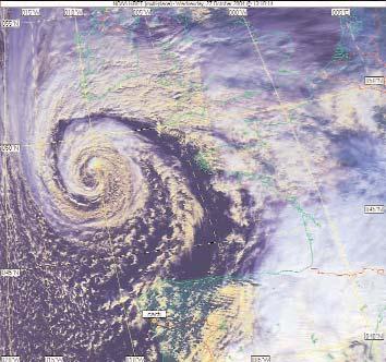 A estación receptora de satélites recibe imaxes de satélites de órbita polar da serie NOAA, os cales orbitan a unha altura principal de 850 Km (semieixe maior de 7228 Km) e cunha inclinación